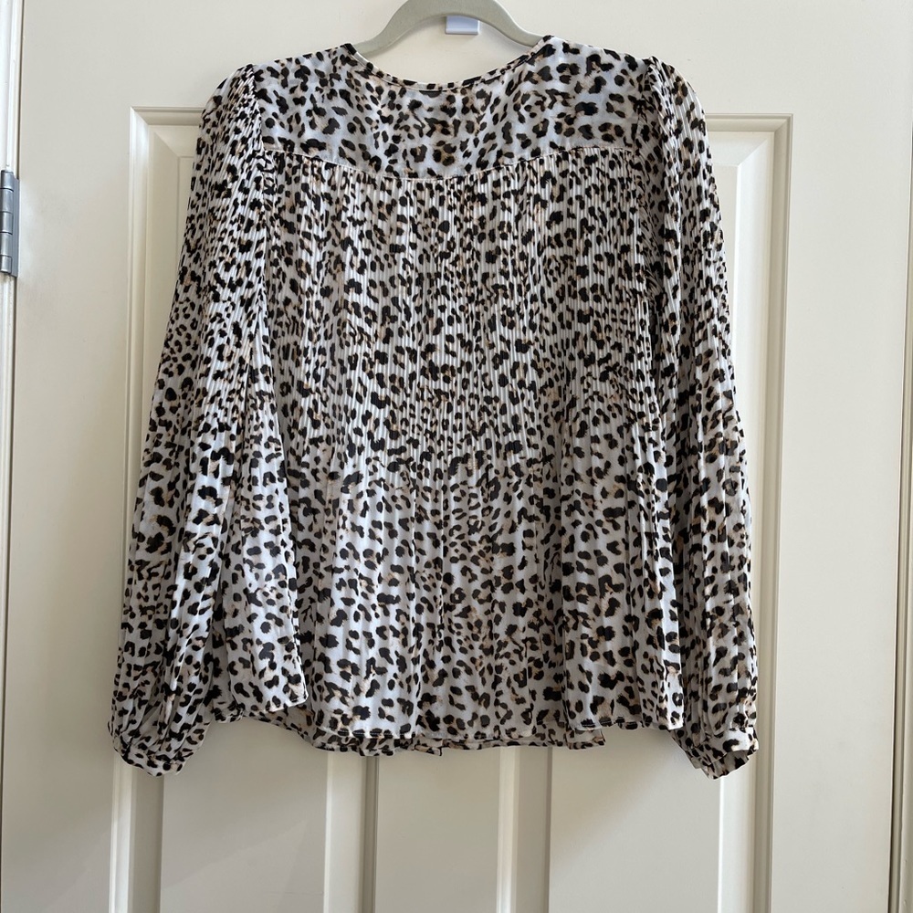 BANANA REPUBLIC animal print pleated top - Picture 5 of 8
